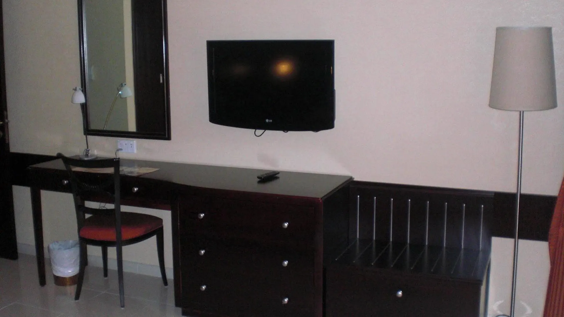 Winchester Grand Hotel Apartment Дубай 4*,