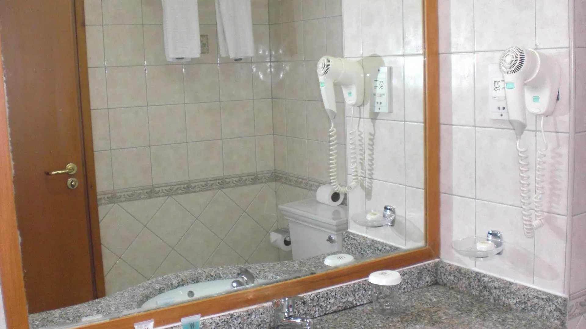 Winchester Grand Hotel Apartment Дубай