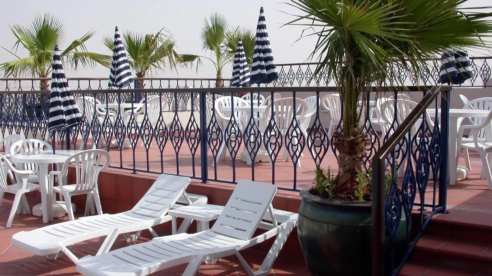 Апарт-отель Winchester Grand Hotel Apartment Дубай